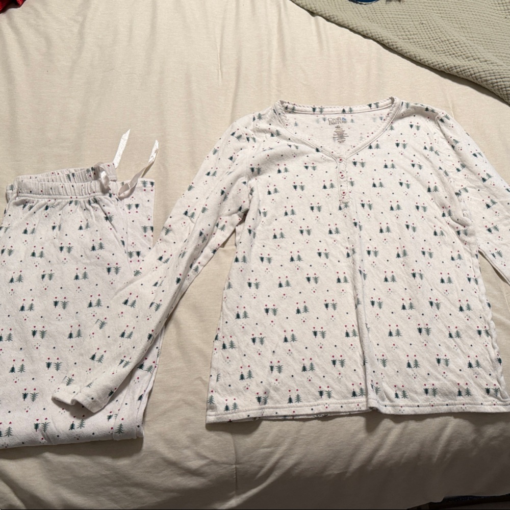 White Xmas Pajama Set with Trees Print
